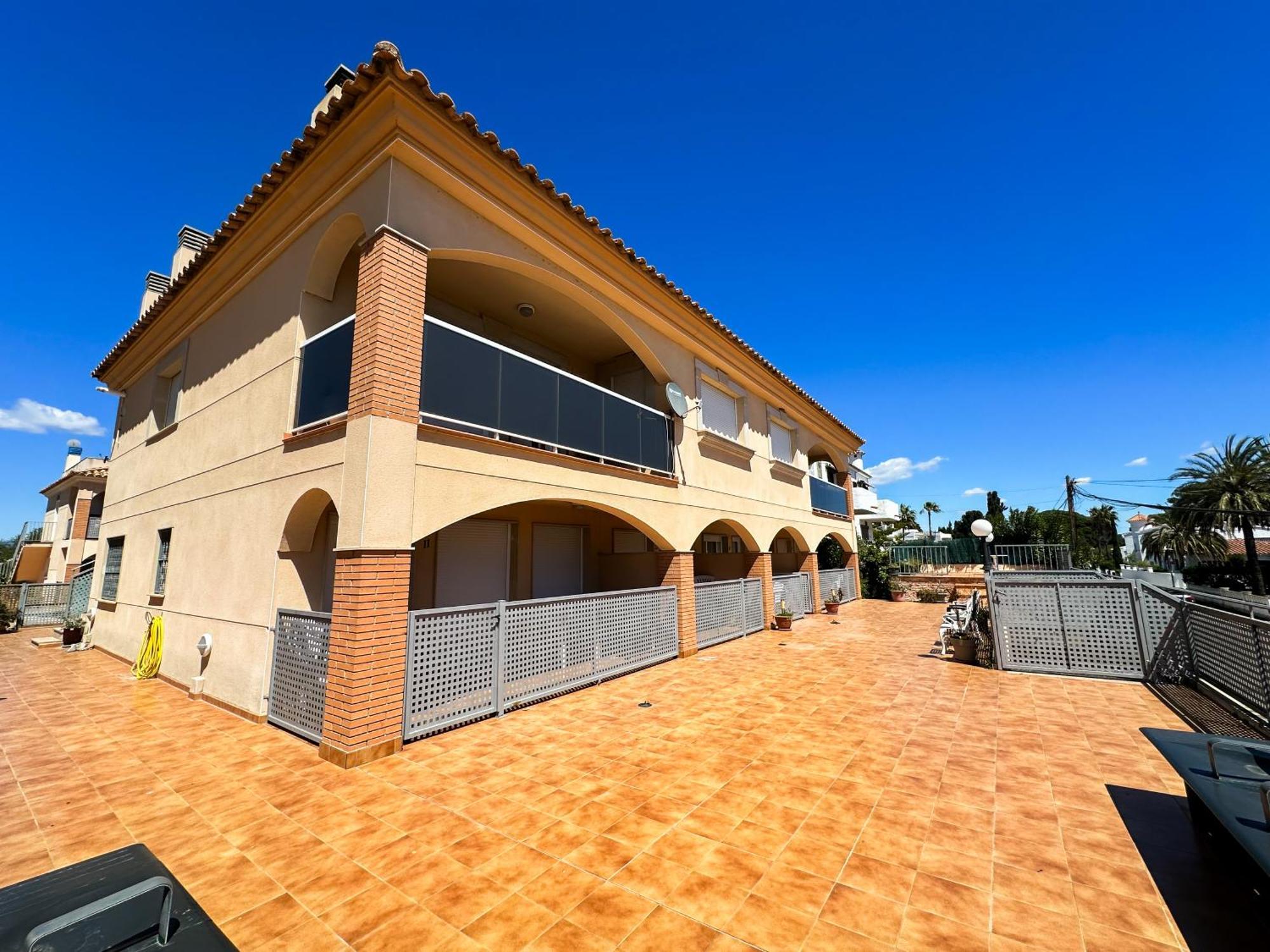 Appartamento Acogedor Apartamento Cerca De La Playa Wifi Y Parking Mont-roig del Camp Esterno foto